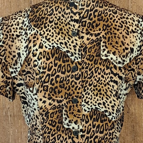 Vtg‎ PETITE SOPHISTICATE 2 Lux 100% Silk Fitted Animal Print Blouse Back Button - Picture 6 of 8